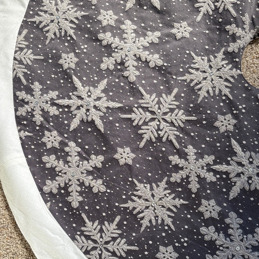 Gray Snowflake Tree Skirt